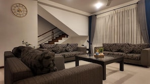 Four Bedroom Penthouse Suite | Living area | Plasma TV, fireplace, DVD player