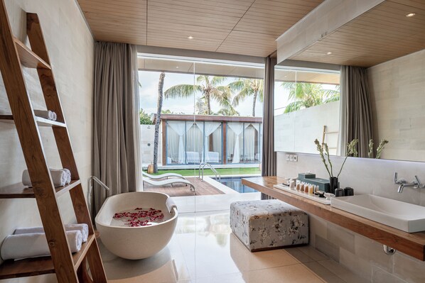 Premium bedding, minibar, in-room safe, desk - One Eleven  (Seminyak)