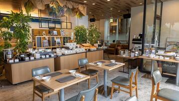 Desayuno buffet (JPY 1700 por persona)