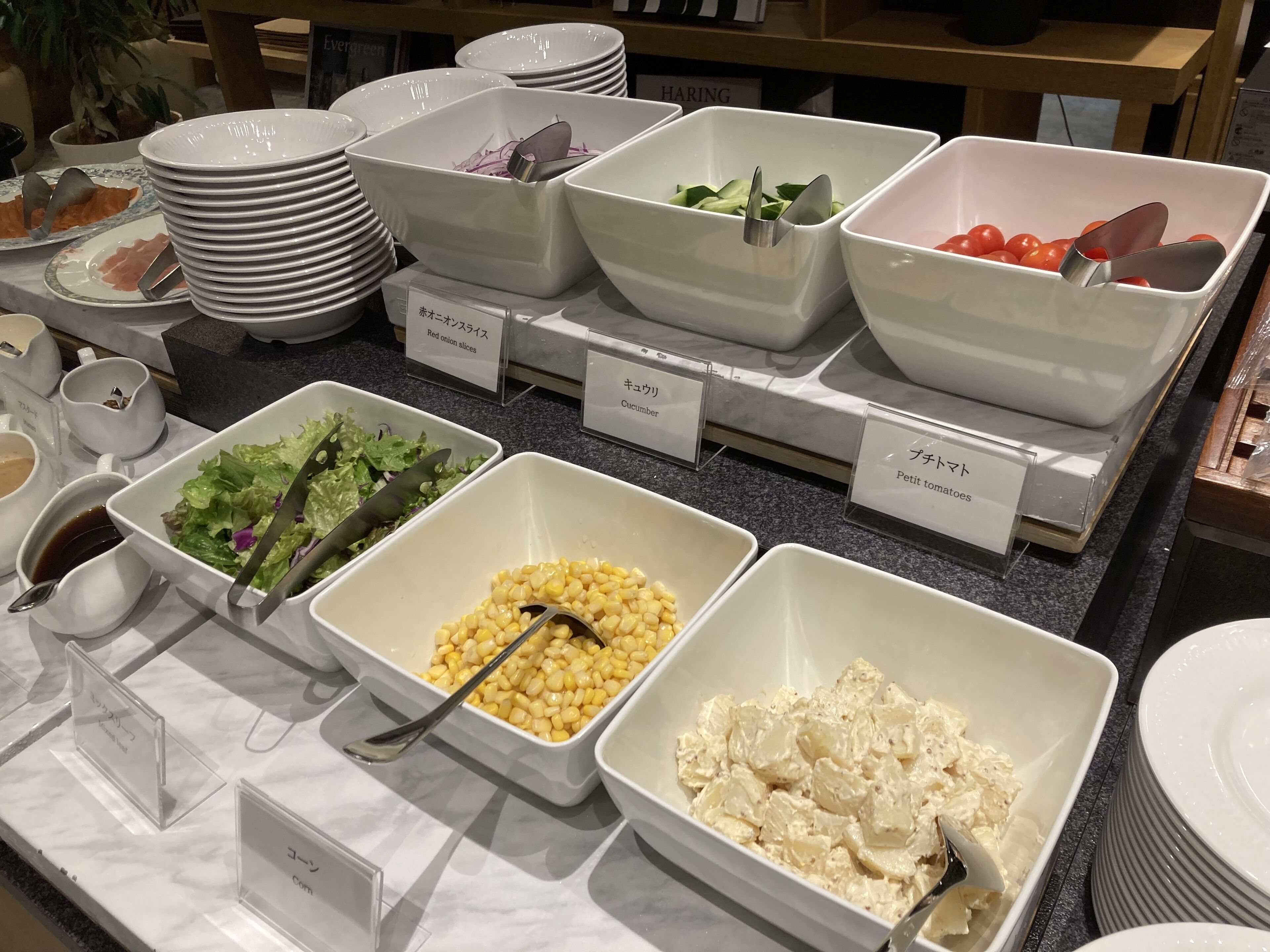 daily buffet breakfast (jpy 1700 per person)