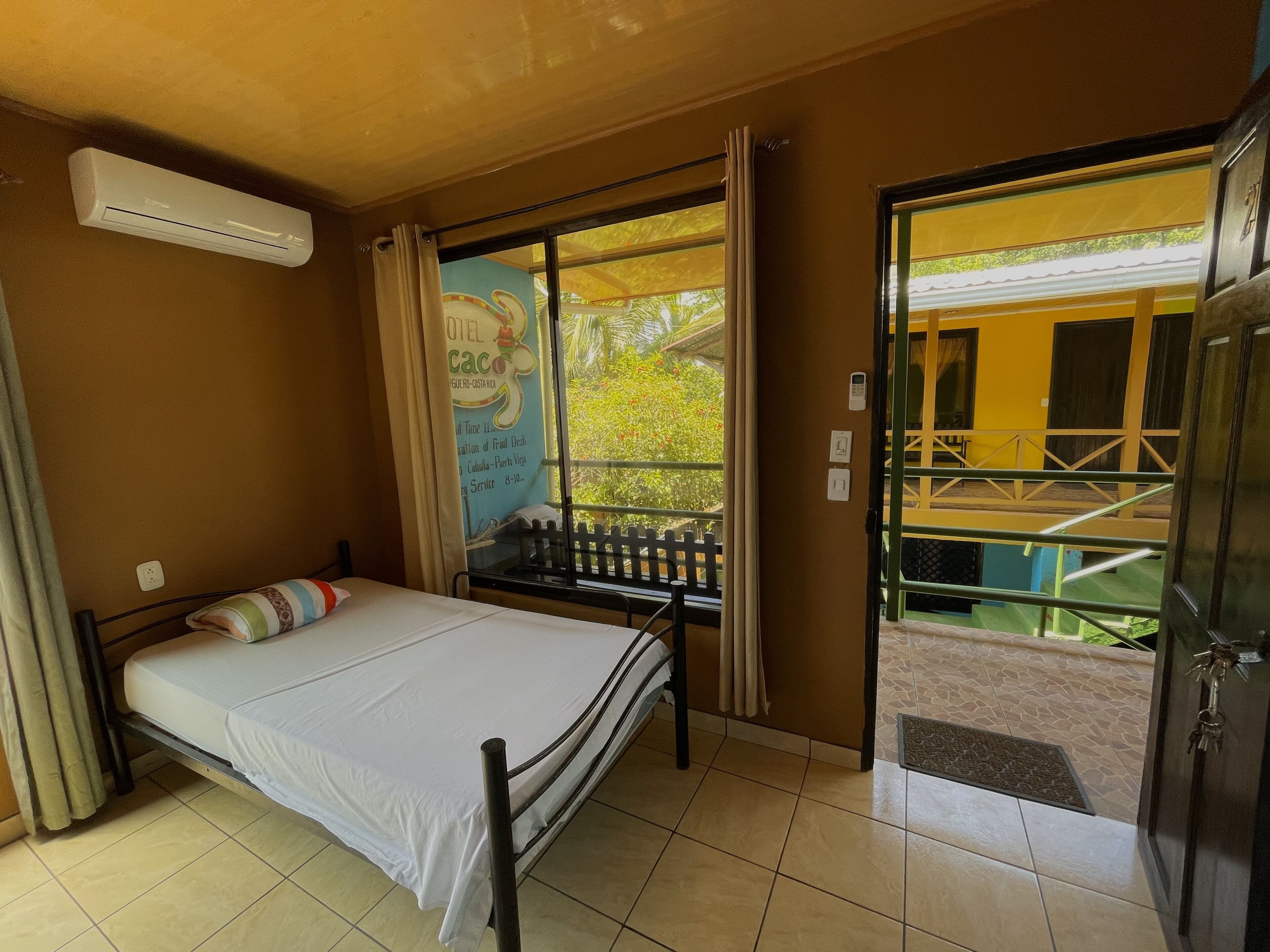 habitacion doble con a/c | free wifi, bed sheets