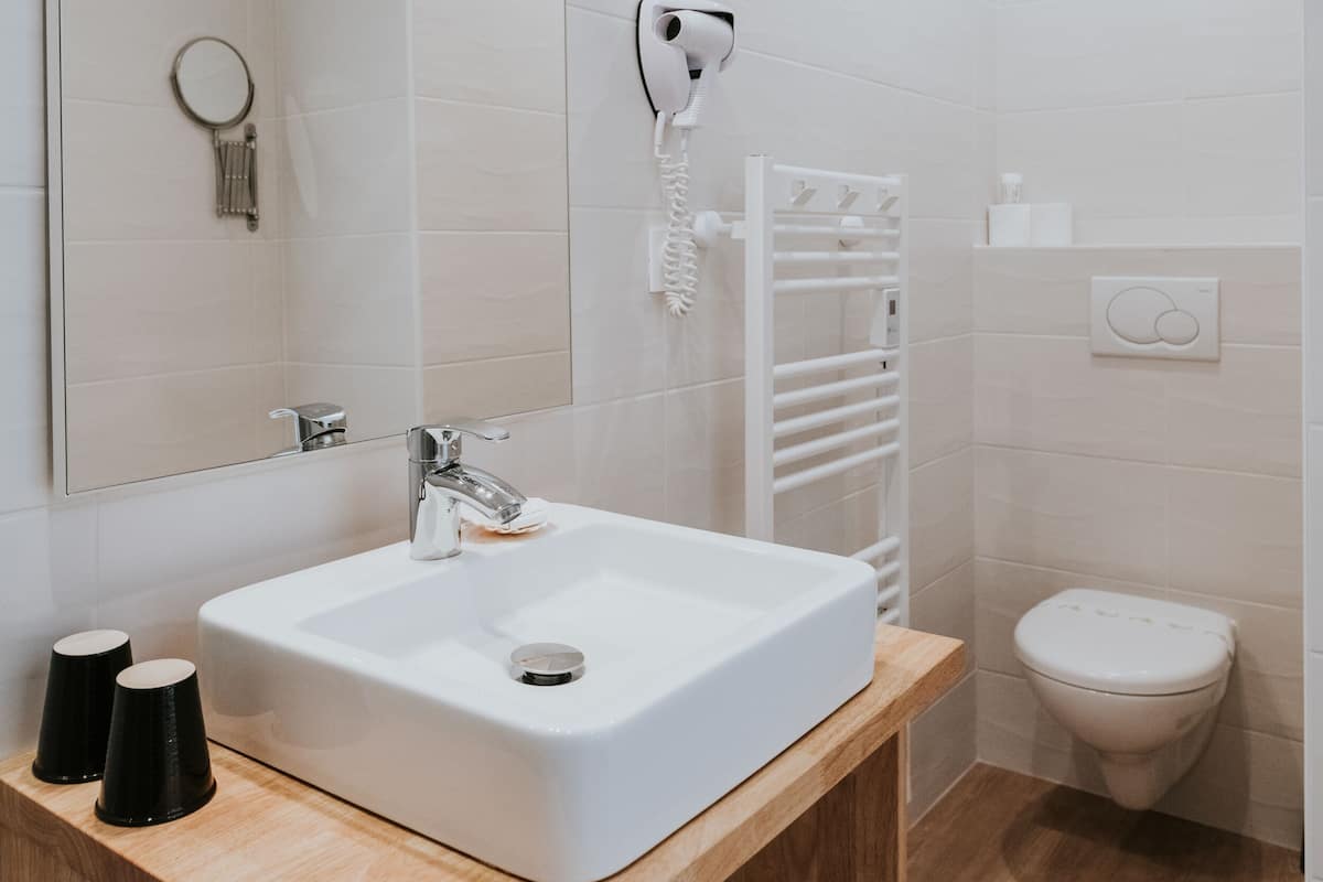 classic double room, 1 double bed, non smoking, city view (croisière) | bathroom | free toiletries, hair dryer, towels