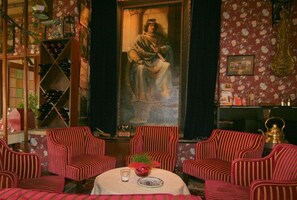 Lobby sitting area - Hotel Restaurant Vijlerhof (Vijlen)