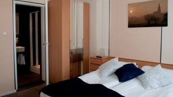 Premium bedding, down duvets, desk, iron/ironing board