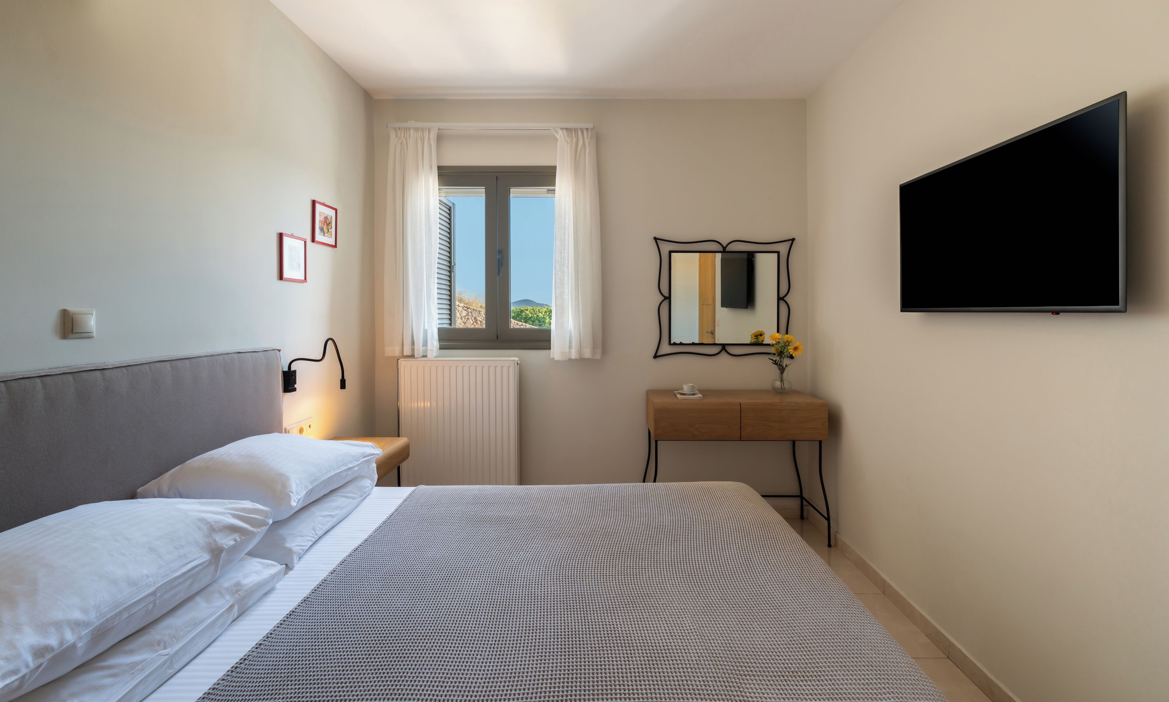 Superior Apartment (2 Adults and 2 Children) | Soundproofing, free cribs/infant beds, free WiFi, bed sheets