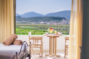 Comfort Studio | Breakfast meal