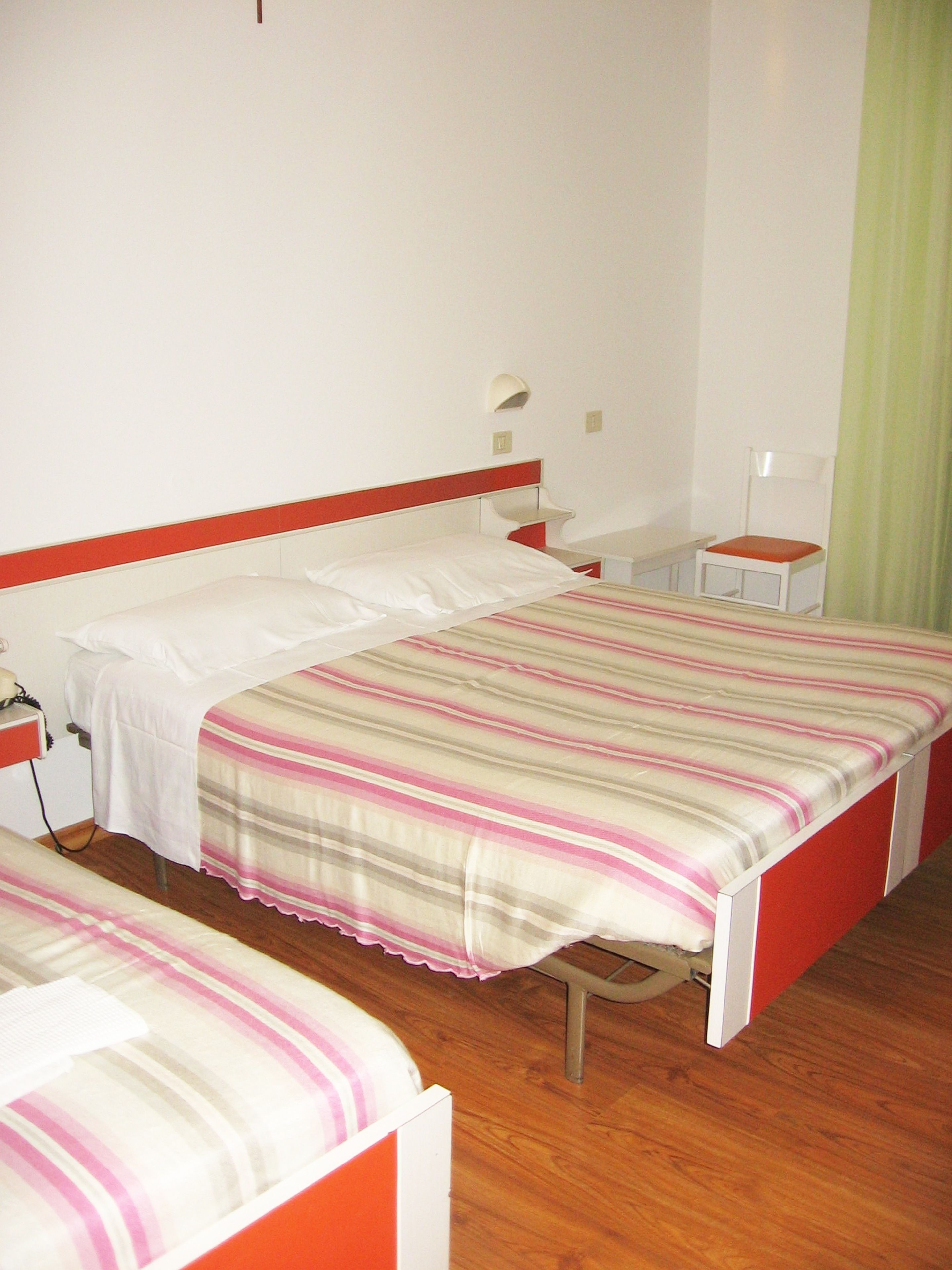 triple room | in-room safe, desk, cots/infant beds, free wifi