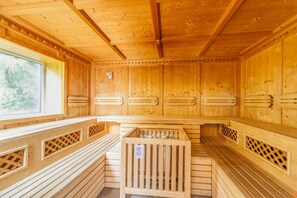 Sauna, Turkish bath/hammam, body treatments, body wraps, body scrubs
