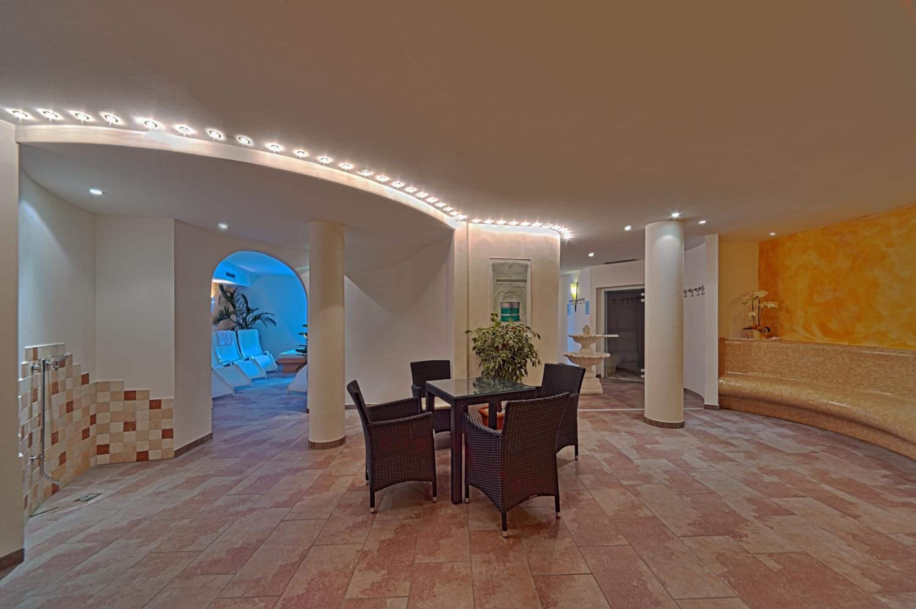 사우나, 터키식 목욕탕/함맘, 전신 트리트먼트, 바디 랩, 바디 스크럽, 페이셜 트리트먼트