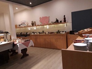 Desayuno bufé gratuito y diario