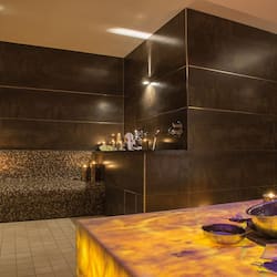 Couples treatment room(s), sauna, hot tub, Turkish bath/hammam