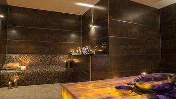 Couples treatment room(s), sauna, hot tub, Turkish bath/hammam