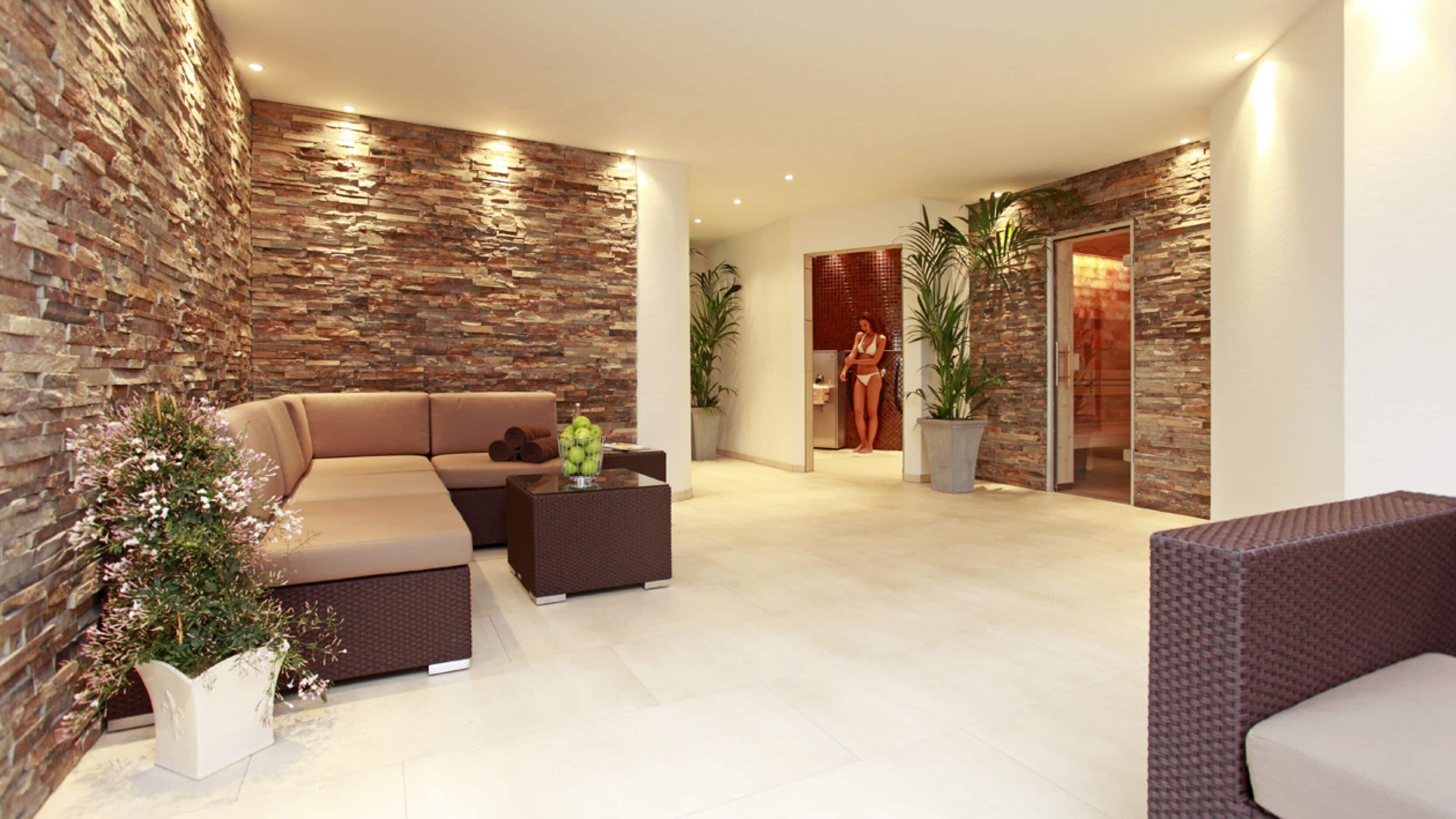 couples treatment room(s), sauna, hot tub, turkish bath/hammam