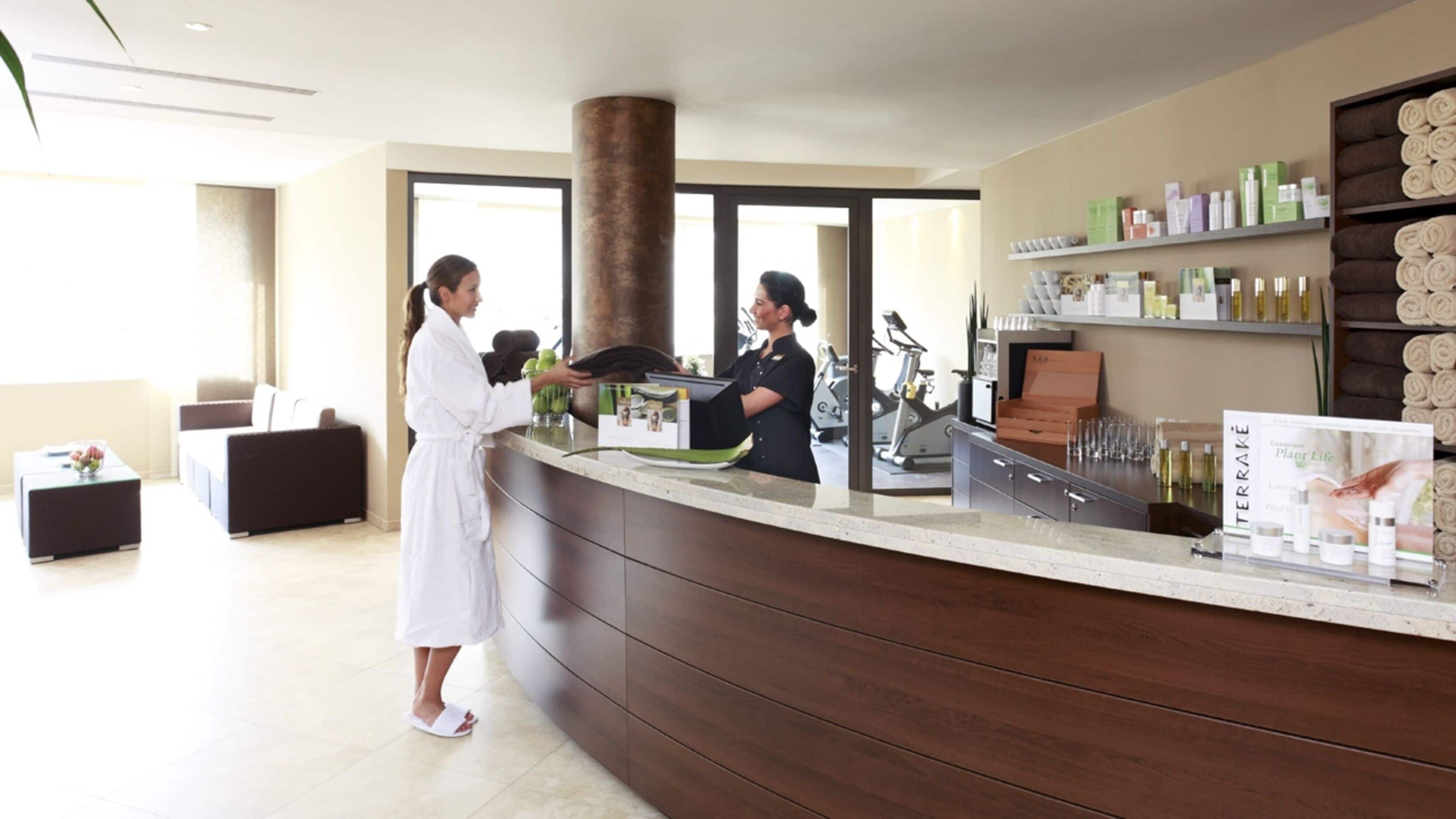 couples treatment room(s), sauna, hot tub, turkish bath/hammam