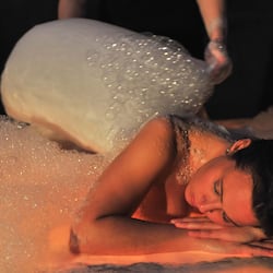 Couples treatment room(s), sauna, hot tub, Turkish bath/hammam