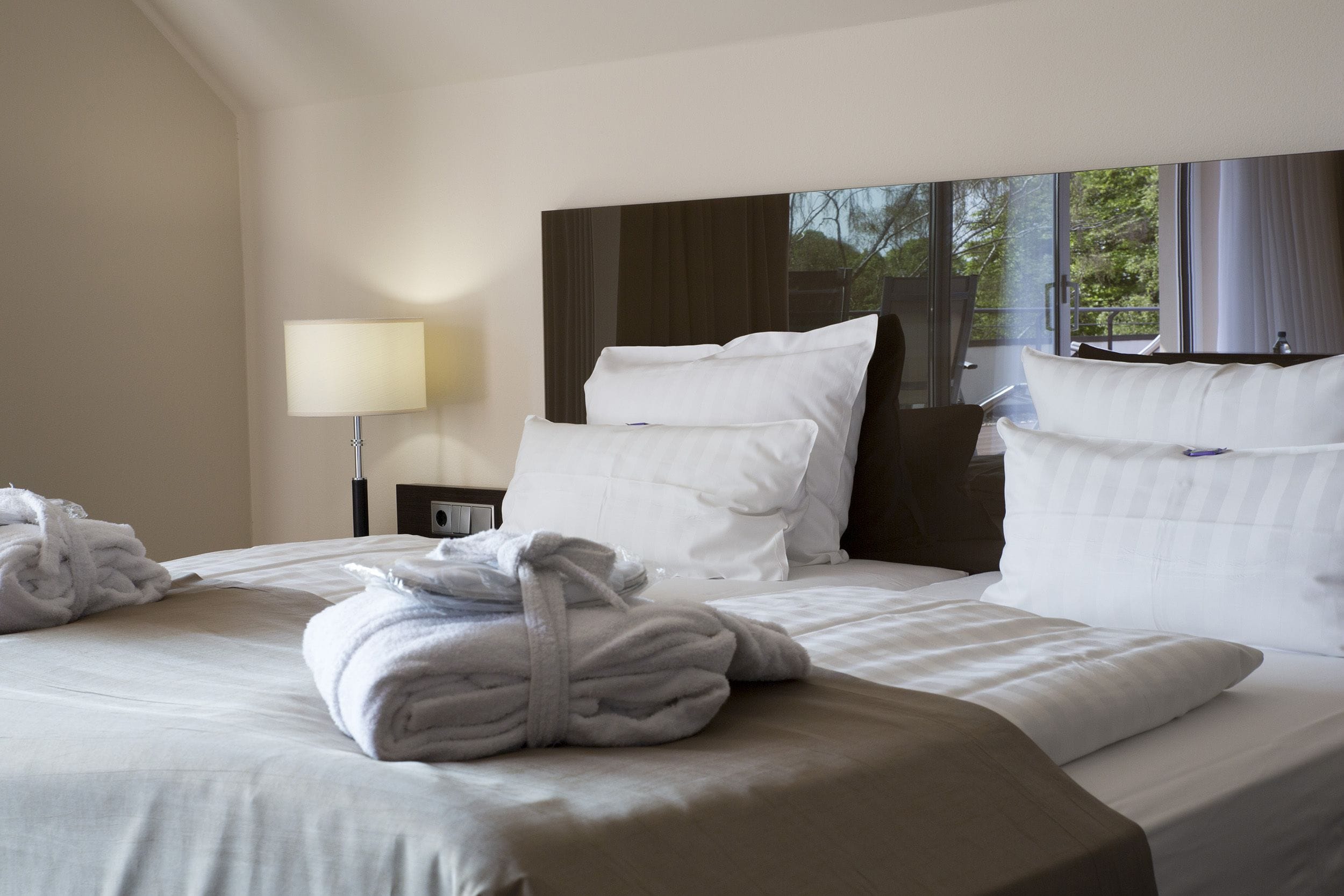 comfort double room, private bathroom | hypo-allergenic bedding, pillow-top beds, in-room safe