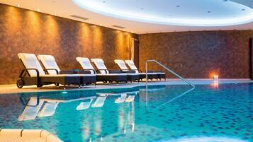 Indoor pool, pool loungers