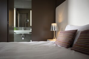 Premium bedding, down duvets, memory-foam beds, minibar - 8Piuhotel (Lecce)