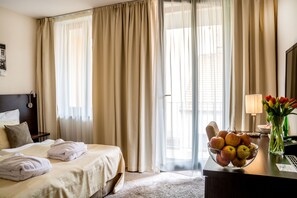 Premium bedding, pillow-top beds, minibar, in-room safe