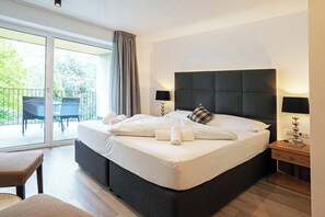 Grand Double Room | Hypo-allergenic bedding, down comforters, in-room safe - Parkhotel zur Linde (Silandro)