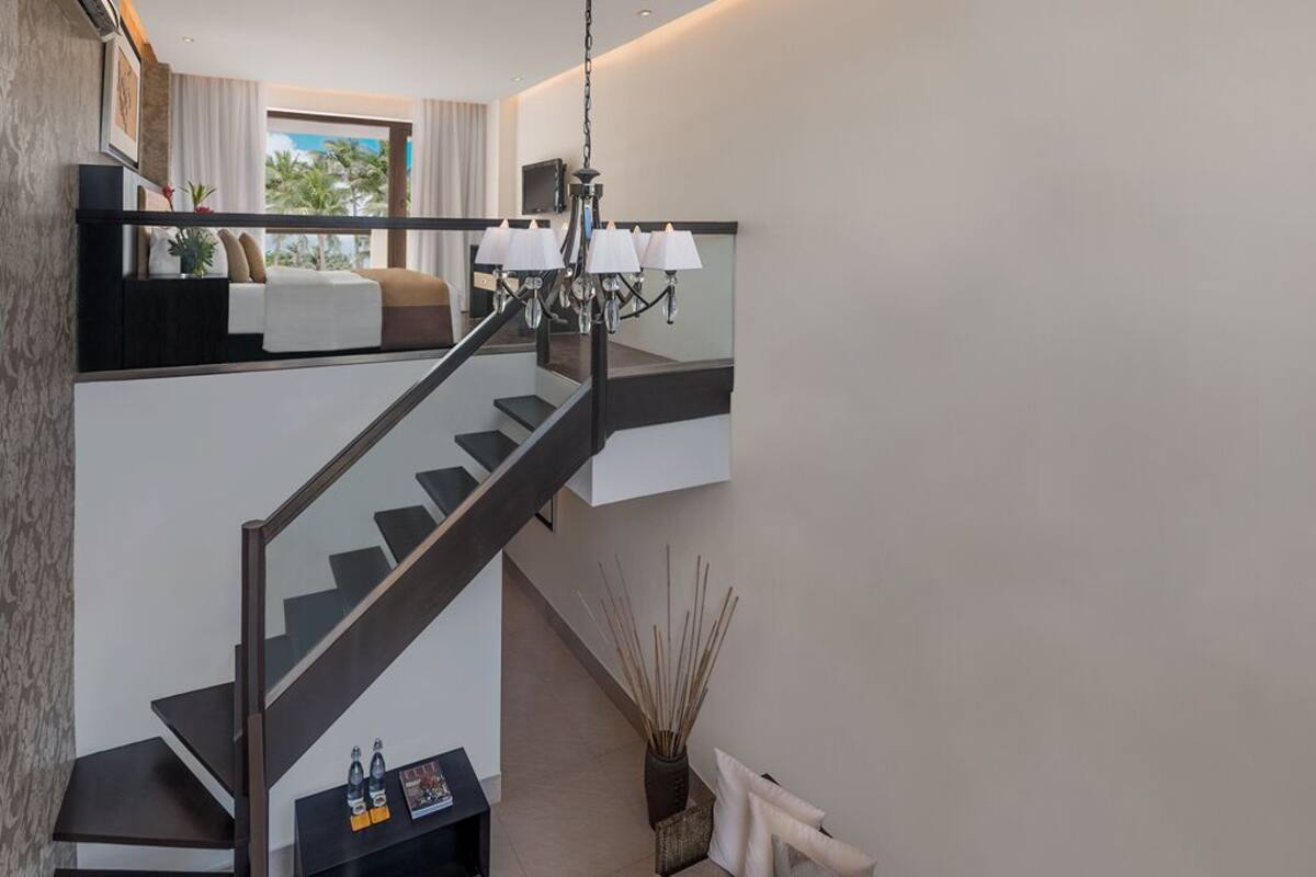 Premier Suite | In-room safe, blackout drapes, WiFi (free)
