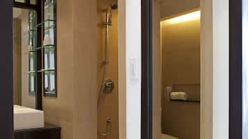 Shower, hair dryer, slippers, bidet