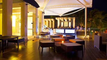 Bar lounge