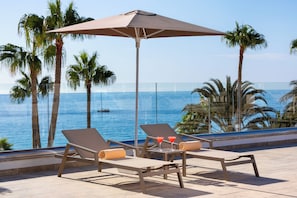 Outdoor pool, sun loungers