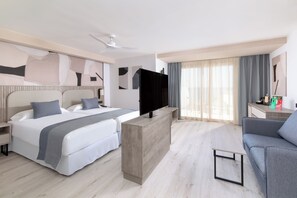 Habitación doble, balcón | Minibar, wifi gratis, ropa de cama