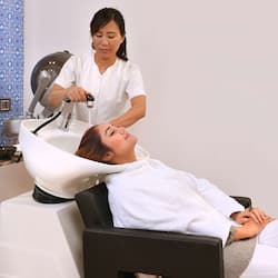 Sauna, bilik wap, rawatan badan, urutan tisu mendalam, urutan Sweden