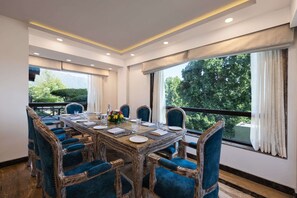 Bar (on property) - Golden Tulip Srinagar (Srinagar)