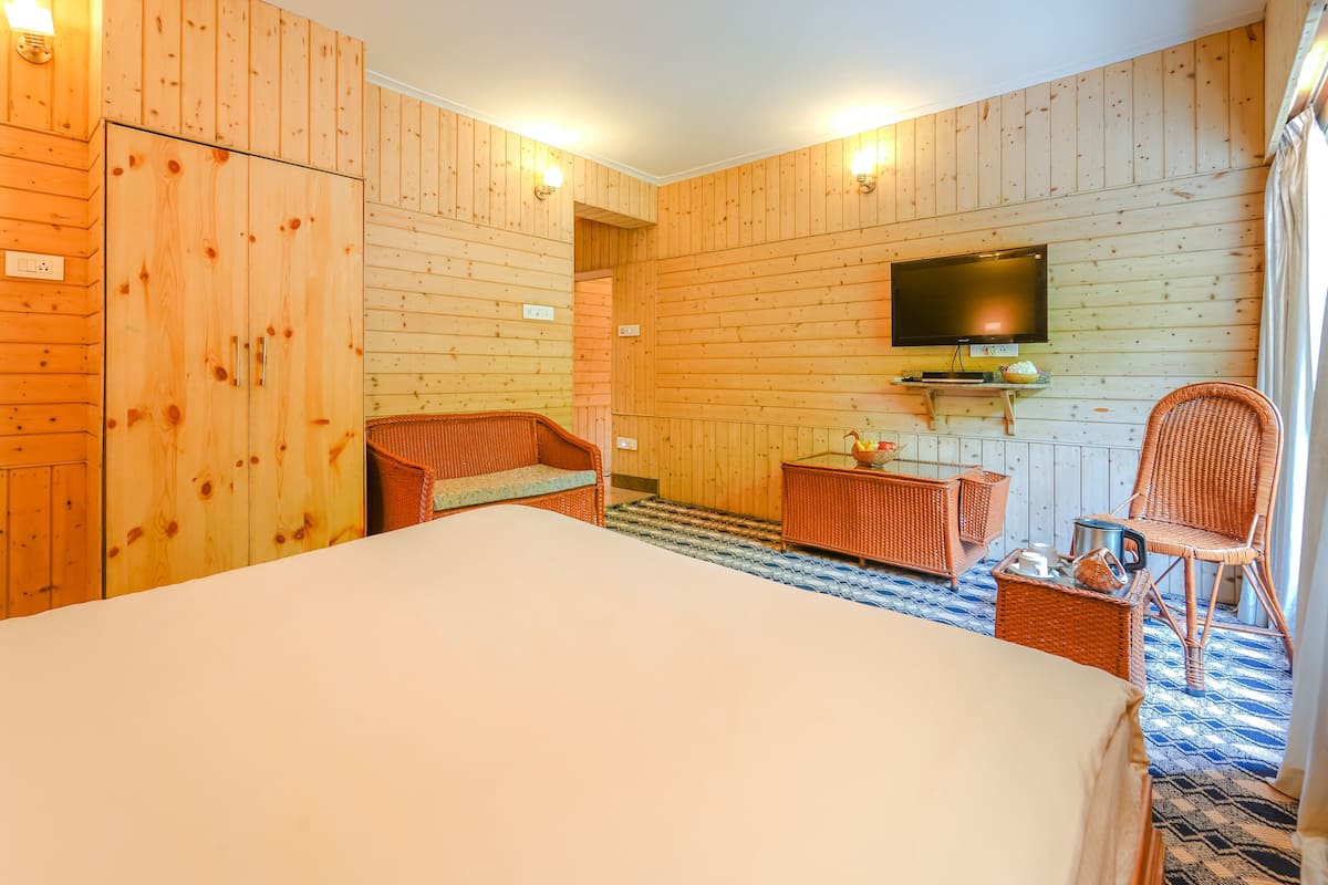 1 bedroom, in-room safe, desk, soundproofing
