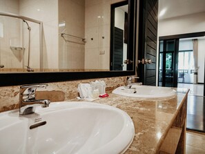Bathroom - Rawai Grand House (Rawai)