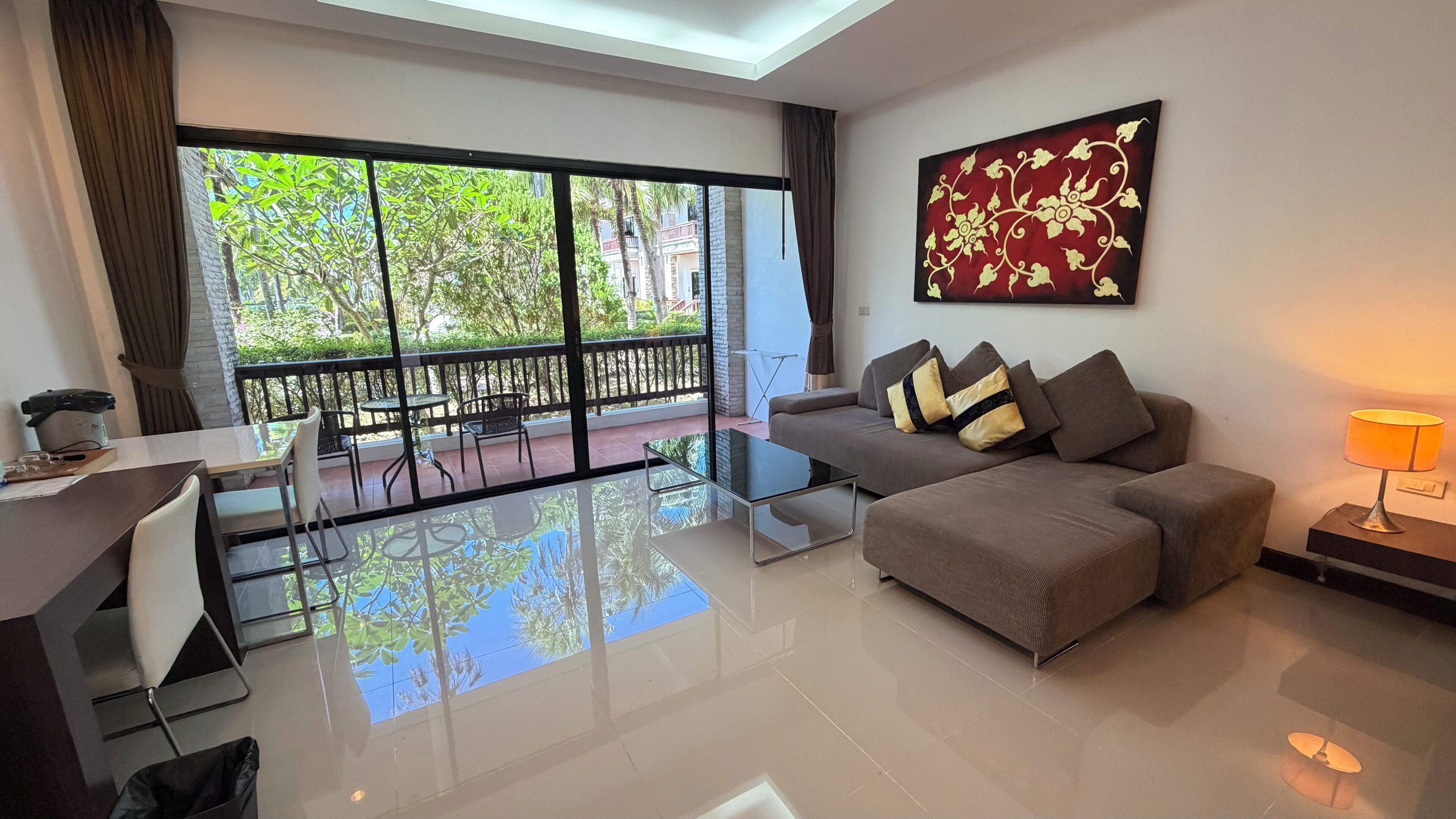 ห้องซูพีเรีย | บริเวณนั่งเล่น | ทีวีจอแอลซีดี 40 นิ้ว พร้อมช่องดิจิตอล, ทีวี