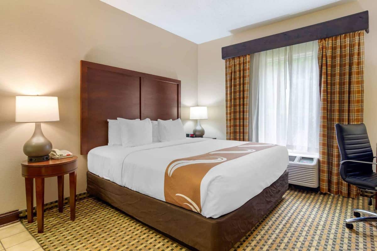 이집트산 면 시트, 오리/거위털 이불, 필로우탑 침대, 객실 내 금고