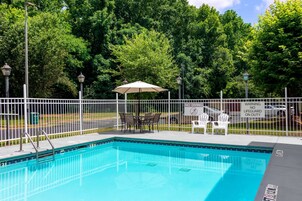 Seasonal outdoor pool, sun loungers
