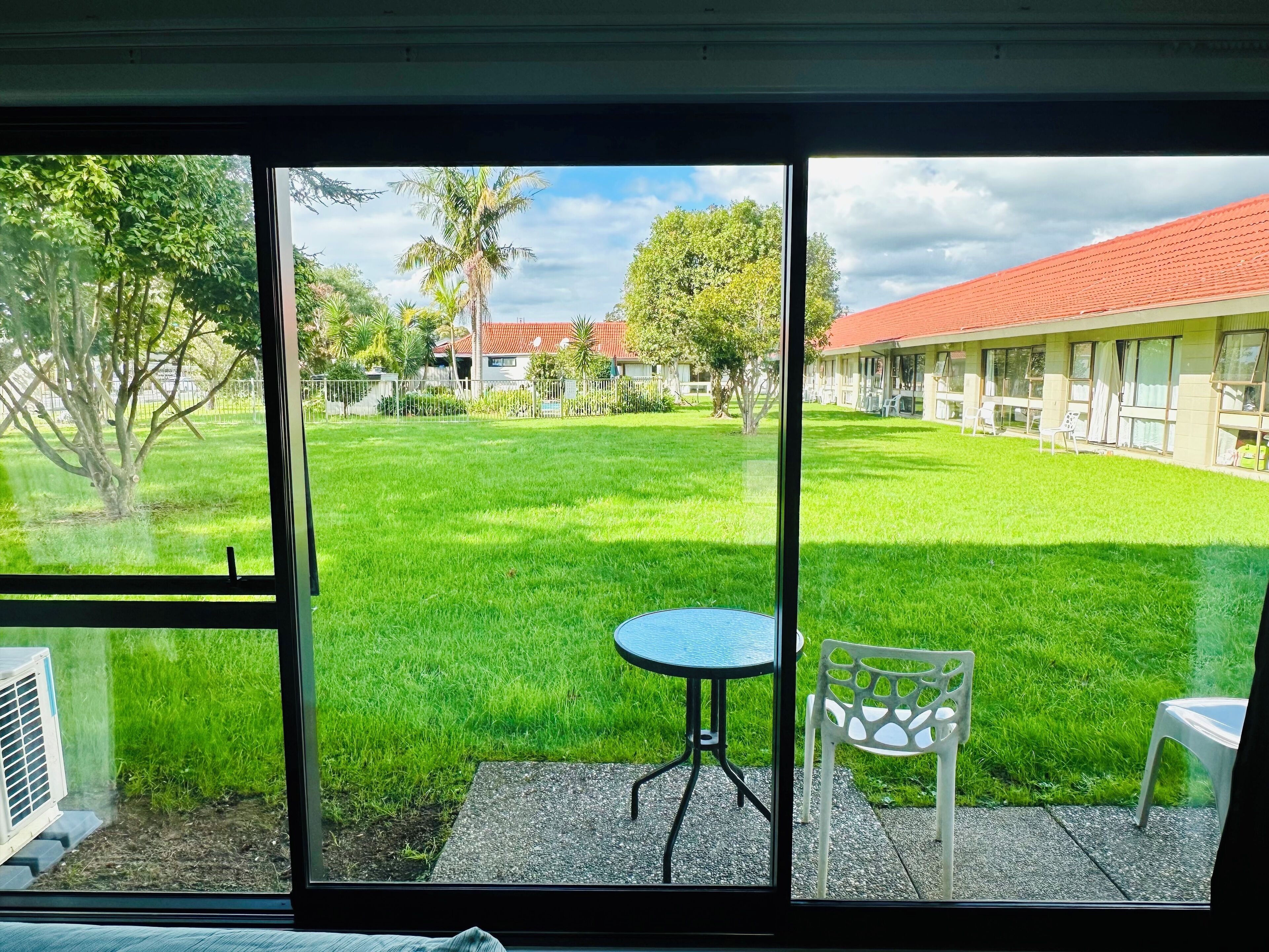 Deluxe studio suite | Een bureau, een strijkplank/strijkijzer, gratis wifi, beddengoed