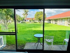 Suite estudio Deluxe | Escritorio, tabla de planchar con plancha, wifi gratis y ropa de cama 