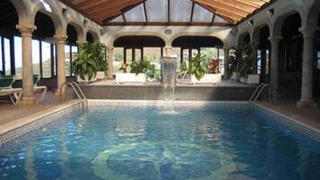 Sauna, hot tub, Turkish bath, body treatments, aromatherapy, body wraps