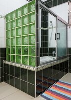 Free toiletries, towels