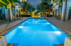 4 outdoor pools, sun loungers - The Beach Village Resort (Sam Roi Yot)