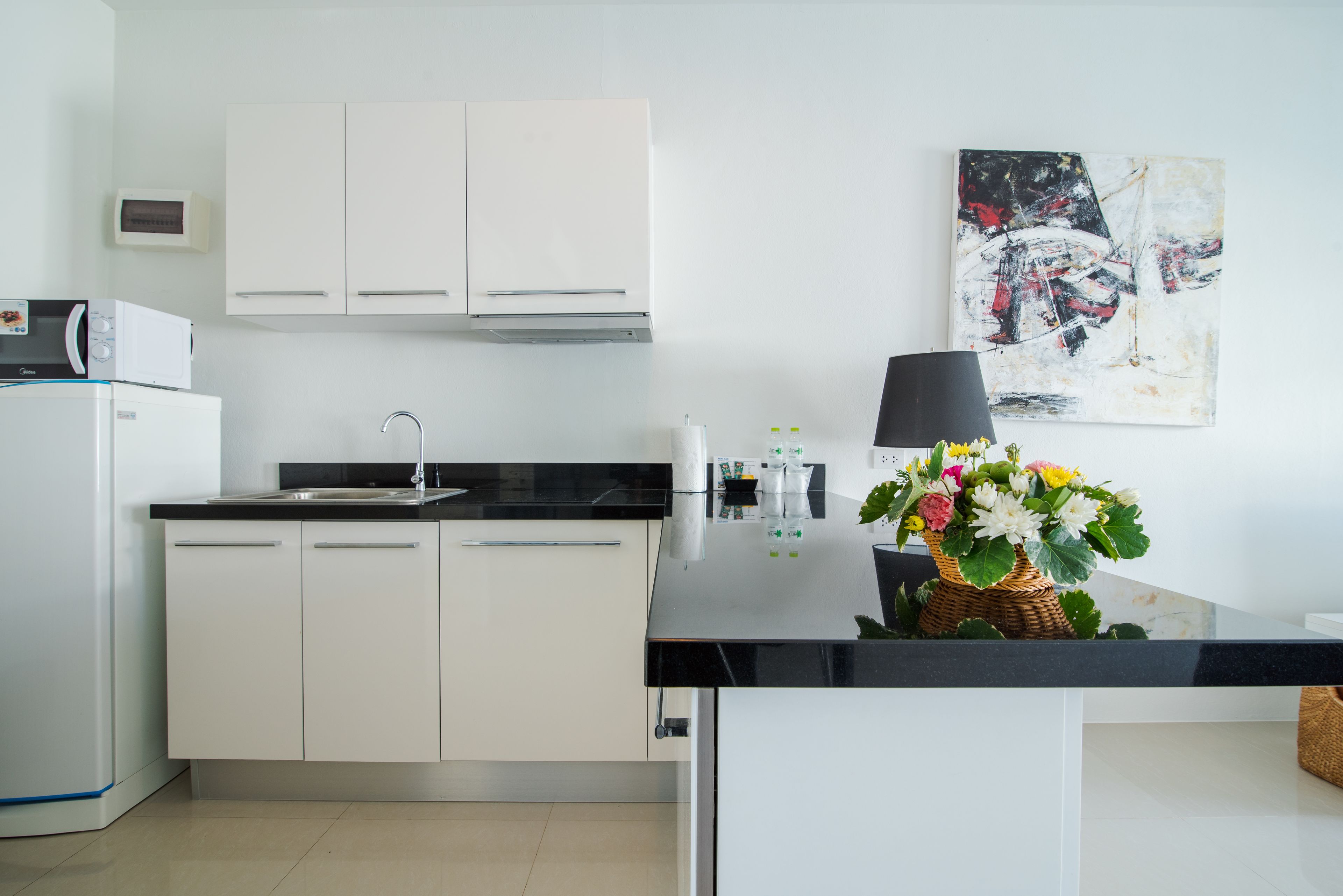 1 bedroom pool suite  | coffee and/or coffee maker