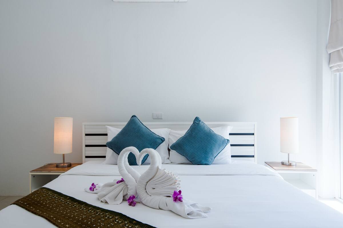 2 bedroom pool suite  | 1 bedroom, minibar, in-room safe, individually decorated