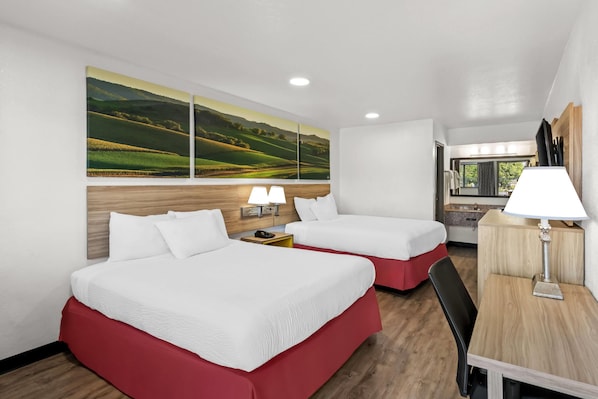 Habitación, 2 camas Queen size, con acceso para personas discapacitadas, para no fumadores | Escritorio, cortinas blackout y insonorización