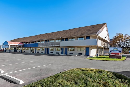 Days Inn by Wyndham Independence