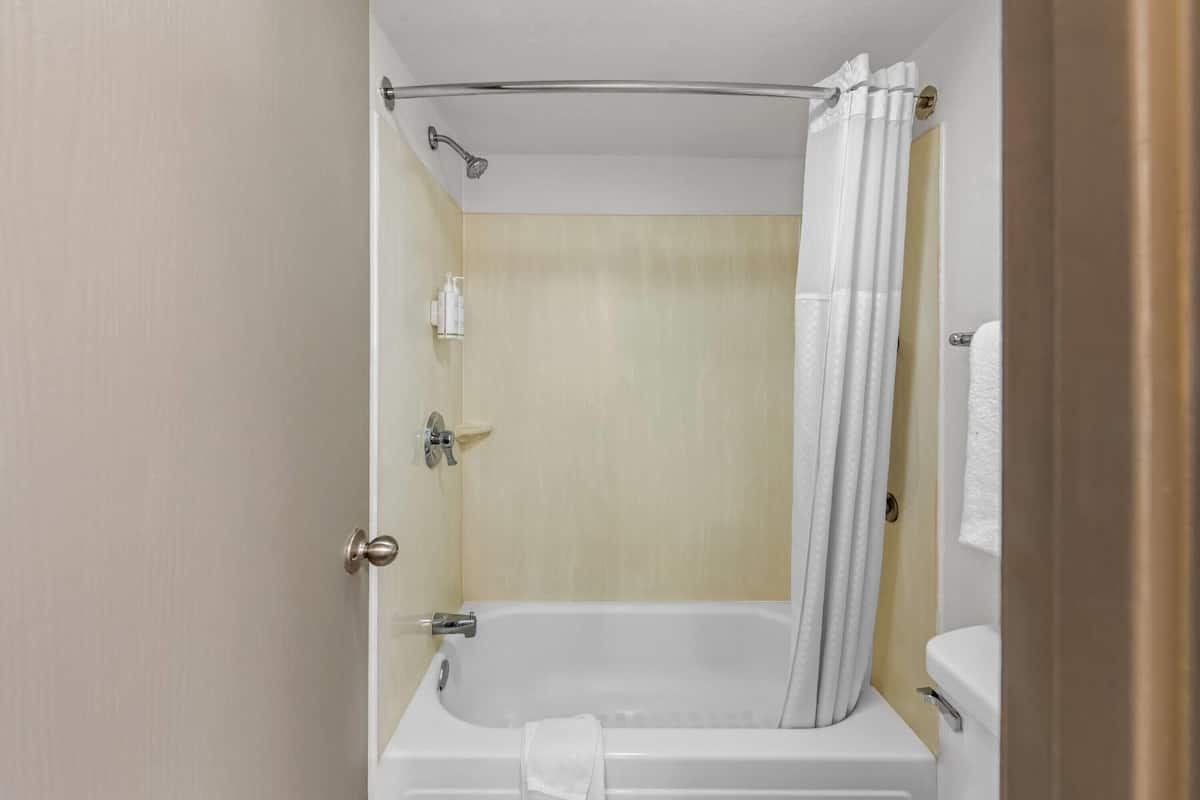 Room, 2 Queen Beds, Accessible, Non Smoking | Accessible bathroom