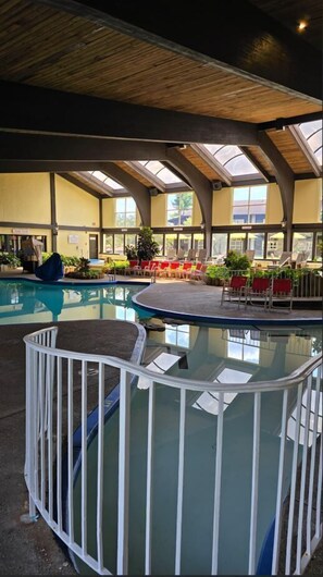 Indoor pool, seasonal outdoor pool, pool loungers