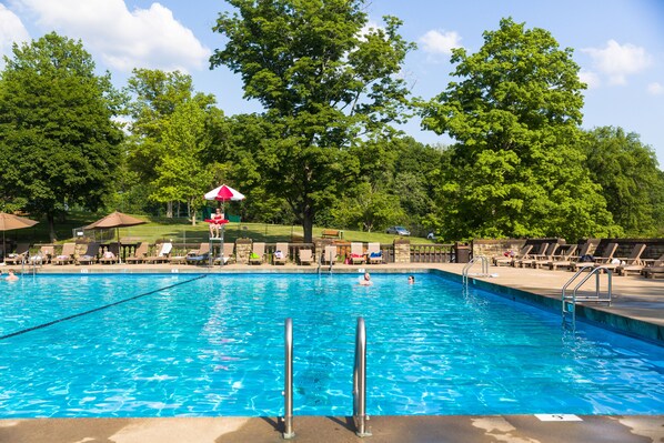 Indoor pool, seasonal outdoor pool, pool loungers