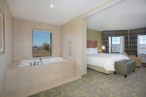 Deluxe Studio Suite, 1 King Bed | Bathroom | Combined shower/tub, hydromassage showerhead, hair dryer, towels - Hampton Inn and Suites Astoria (Astoria)