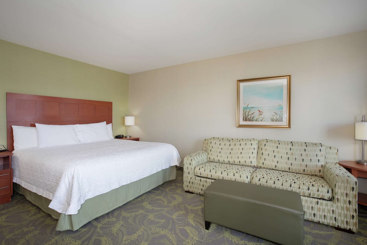 1 cama de matrimonio grande, balcón (riverview) | Tabla de planchar con plancha, cunas gratuitas y wifi gratis